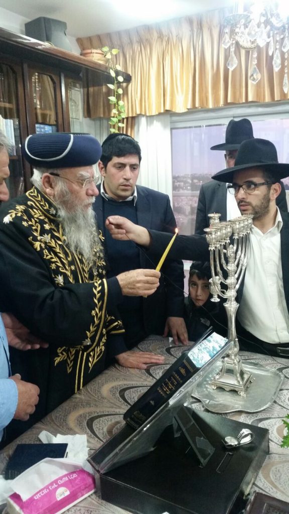 והדליקו נרות בחצרות קודשך: חג החנוכה אצל גדולי ישראל הספרדים והדליקו נרות בחצרות קודשך: חג החנוכה אצל גדולי ישראל הספרדים