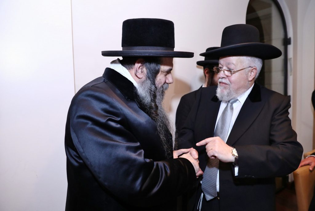 תיעוד: הגר"ד ביטון השיא את ביתו מול הכותל המערבי תיעוד: הגר"ד ביטון השיא את ביתו מול הכותל המערבי