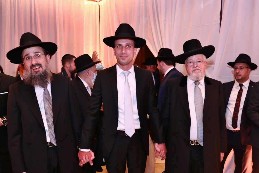 תיעוד: הגר"ד ביטון השיא את ביתו מול הכותל המערבי תיעוד: הגר"ד ביטון השיא את ביתו מול הכותל המערבי