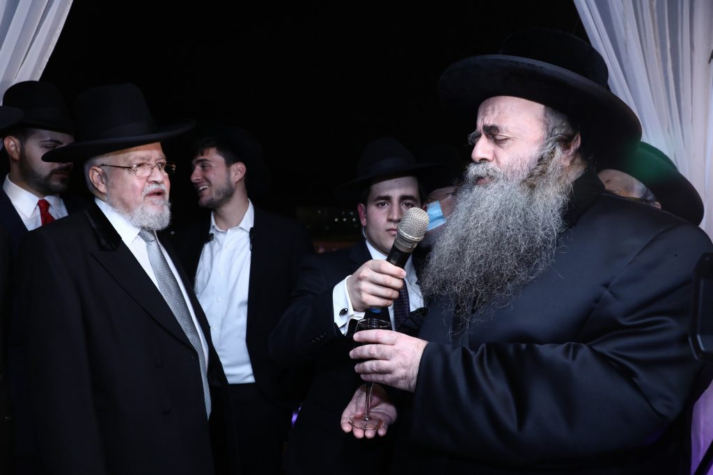 תיעוד: הגר"ד ביטון השיא את ביתו מול הכותל המערבי תיעוד: הגר"ד ביטון השיא את ביתו מול הכותל המערבי