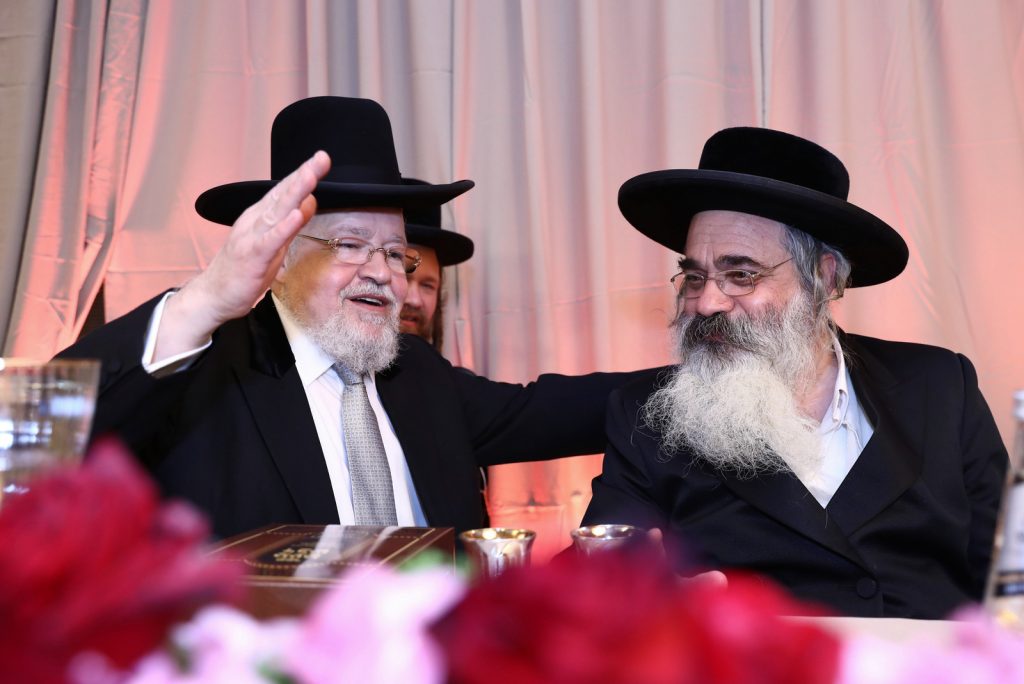 תיעוד: הגר"ד ביטון השיא את ביתו מול הכותל המערבי תיעוד: הגר"ד ביטון השיא את ביתו מול הכותל המערבי