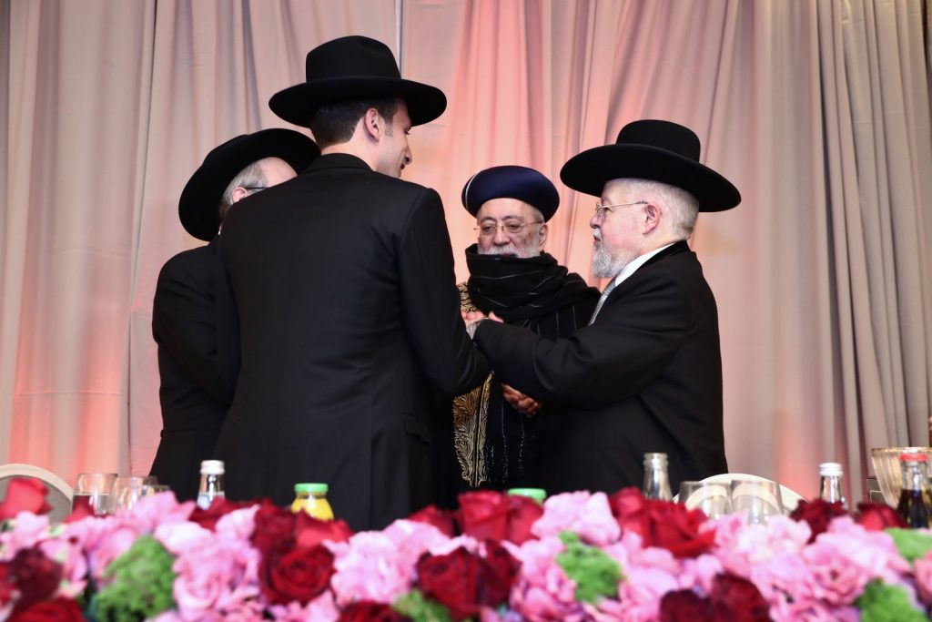 תיעוד: הגר"ד ביטון השיא את ביתו מול הכותל המערבי תיעוד: הגר"ד ביטון השיא את ביתו מול הכותל המערבי