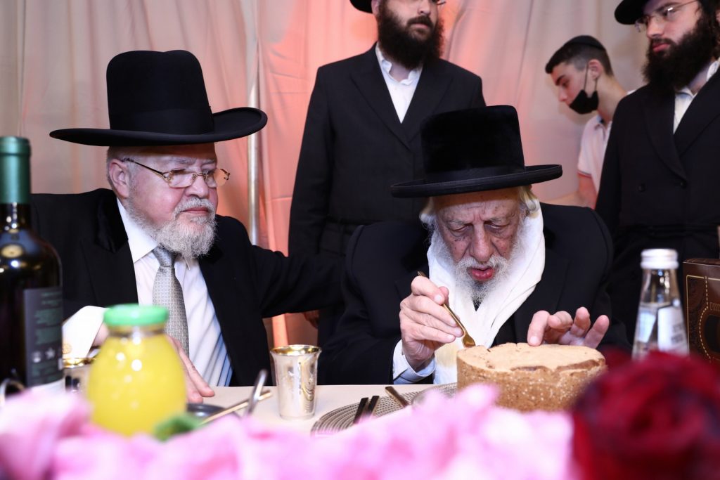 תיעוד: הגר"ד ביטון השיא את ביתו מול הכותל המערבי תיעוד: הגר"ד ביטון השיא את ביתו מול הכותל המערבי