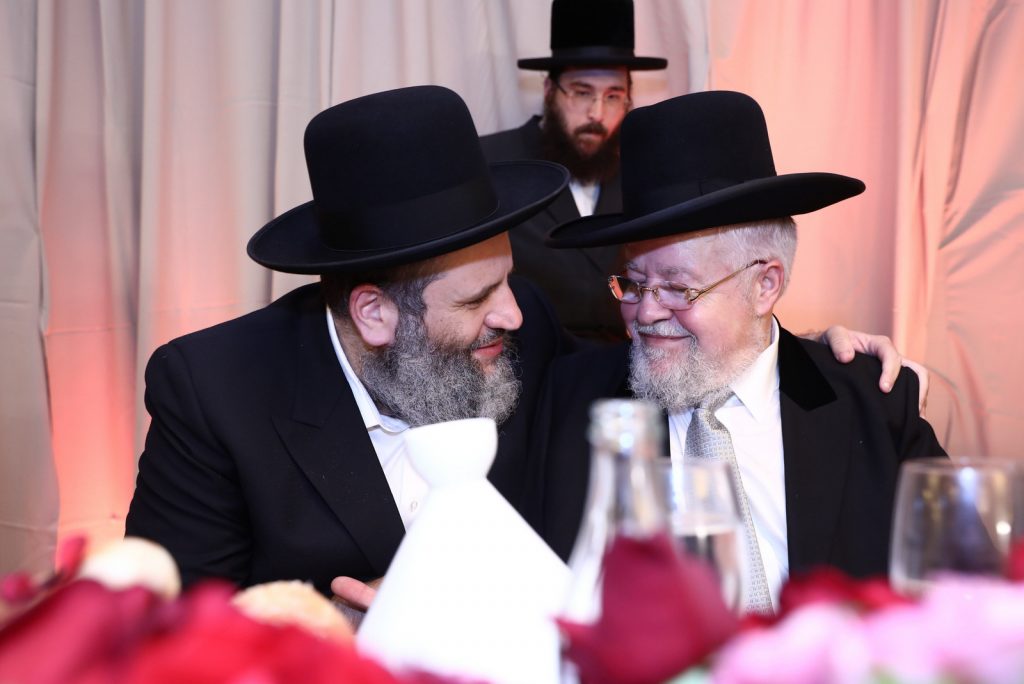 תיעוד: הגר"ד ביטון השיא את ביתו מול הכותל המערבי תיעוד: הגר"ד ביטון השיא את ביתו מול הכותל המערבי