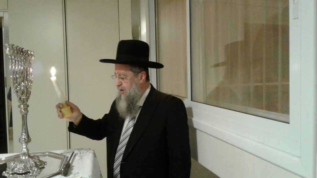 והדליקו נרות בחצרות קודשך: חג החנוכה אצל גדולי ישראל הספרדים והדליקו נרות בחצרות קודשך: חג החנוכה אצל גדולי ישראל הספרדים