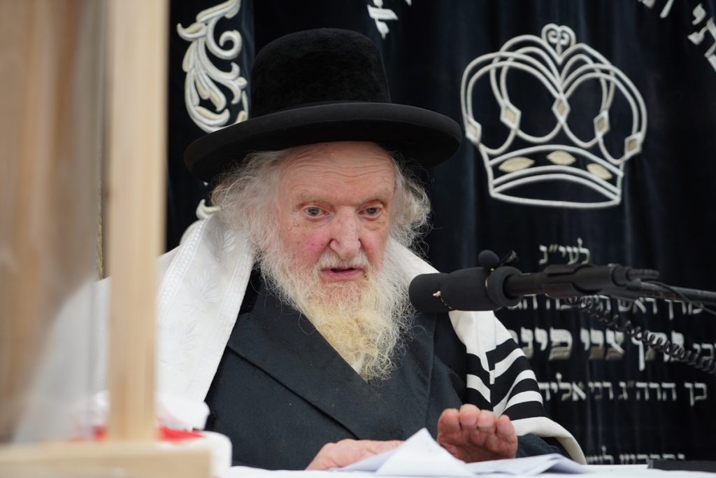 הראב"ד הגר"מ שטרנבוך בהספד ב'מיר'