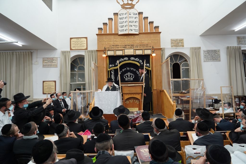 הראב"ד הגר"מ שטרנבוך בהספד ב'מיר'