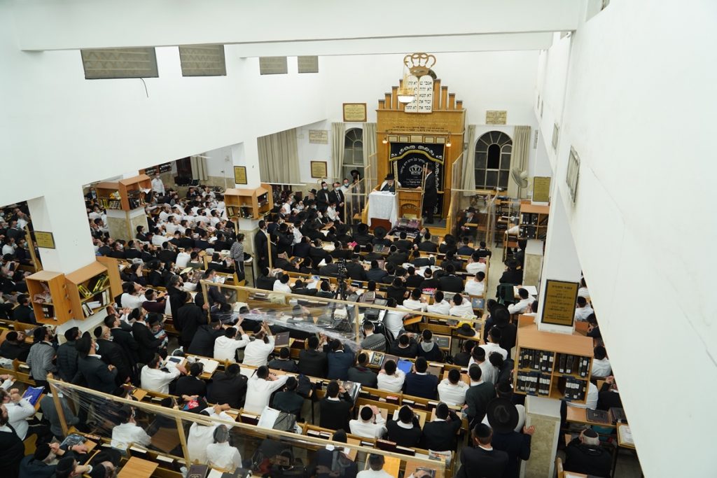 הראב"ד הגר"מ שטרנבוך בהספד ב'מיר'