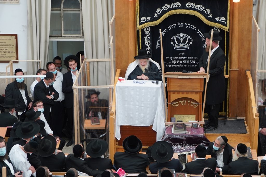 הראב"ד הגר"מ שטרנבוך בהספד ב'מיר'