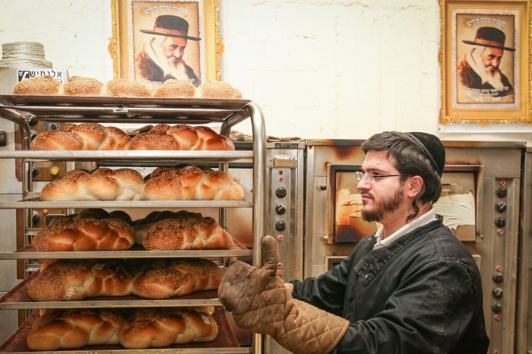 'מחאת החלות' בעיר התורה והחסידות בני ברק