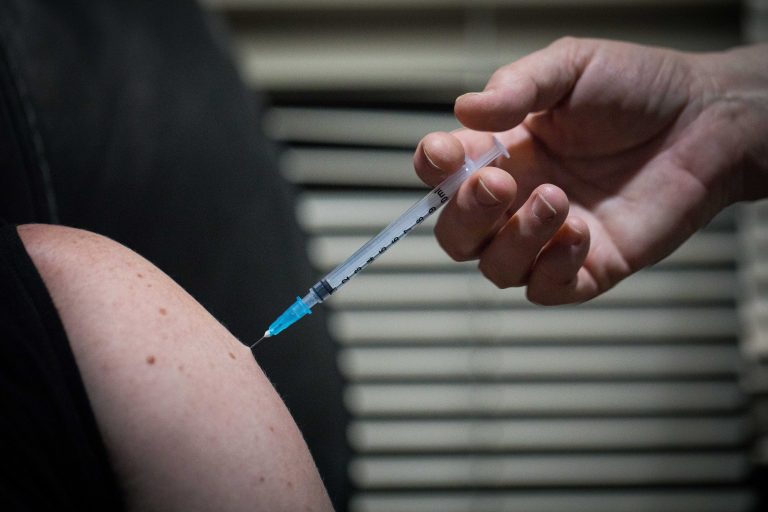 חיסון קורונה מתחסנים