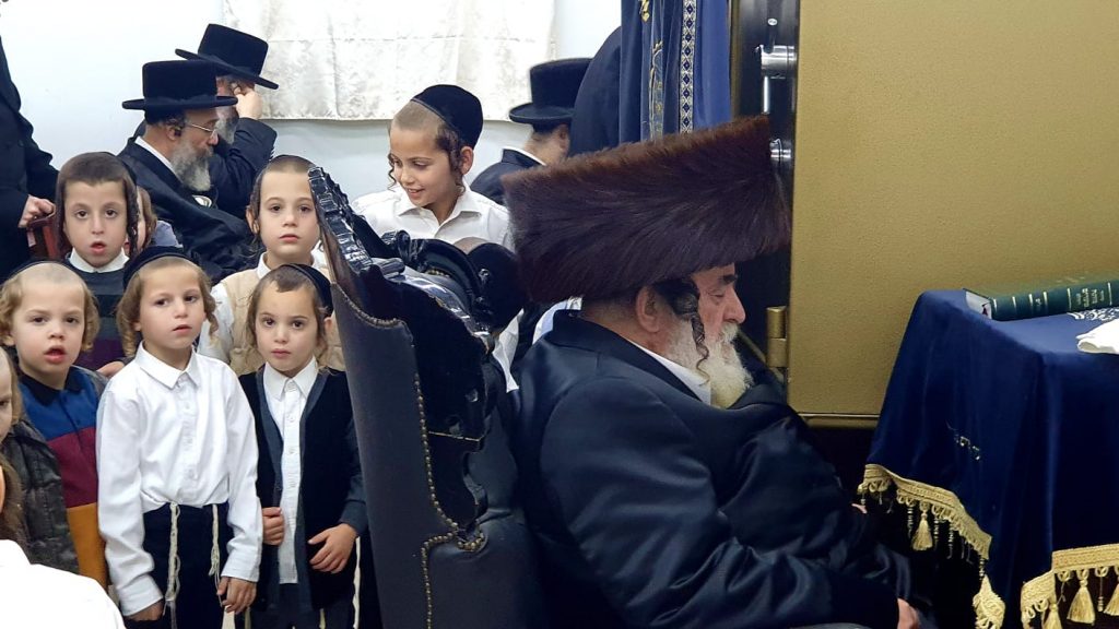 תיעוד: האדמו"ר מויז'ניץ בביקור בבית שמש