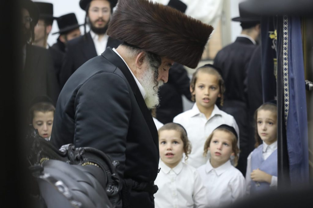 תיעוד: האדמו"ר מויז'ניץ בביקור בבית שמש