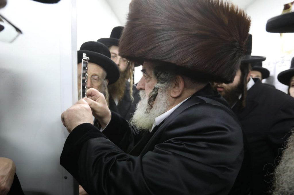 תיעוד: האדמו"ר מויז'ניץ בביקור בבית שמש