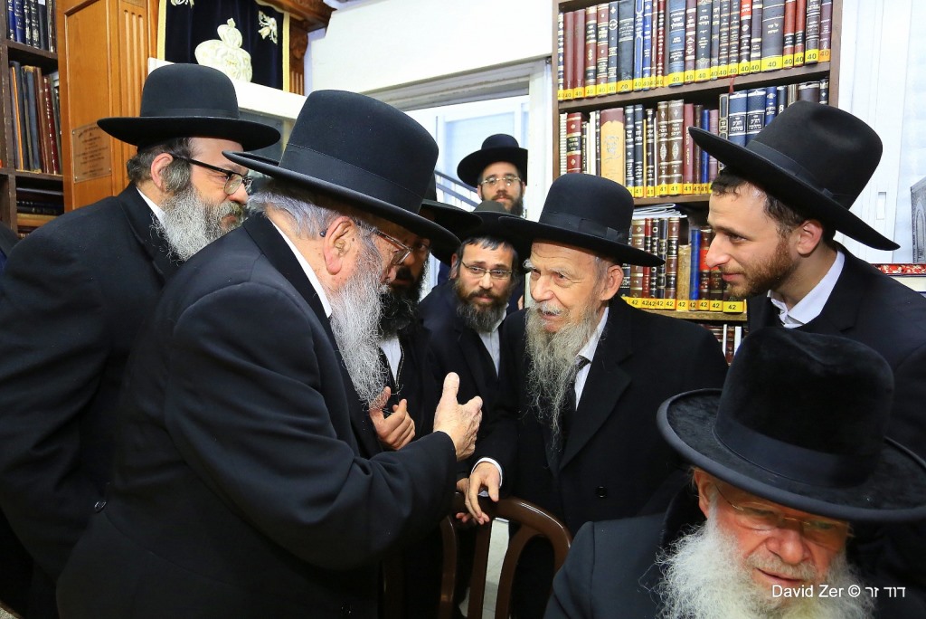 צפו: זקן המשגיחים זצ"ל עם גדולי ישראל צפו: זקן המשגיחים זצ"ל עם גדולי ישראל