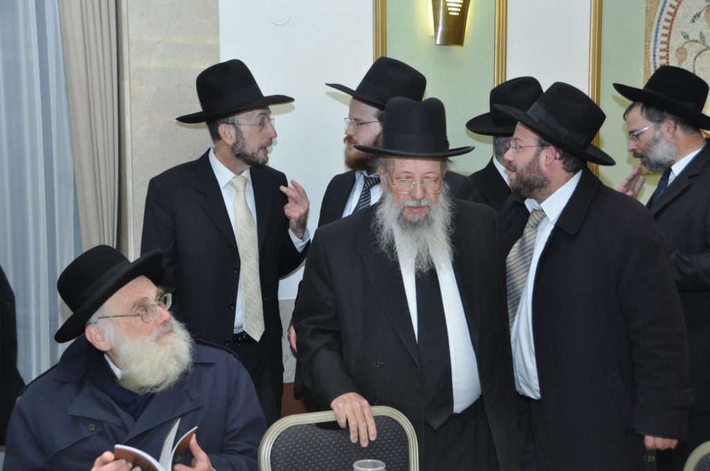 צפו: זקן המשגיחים זצ"ל עם גדולי ישראל צפו: זקן המשגיחים זצ"ל עם גדולי ישראל