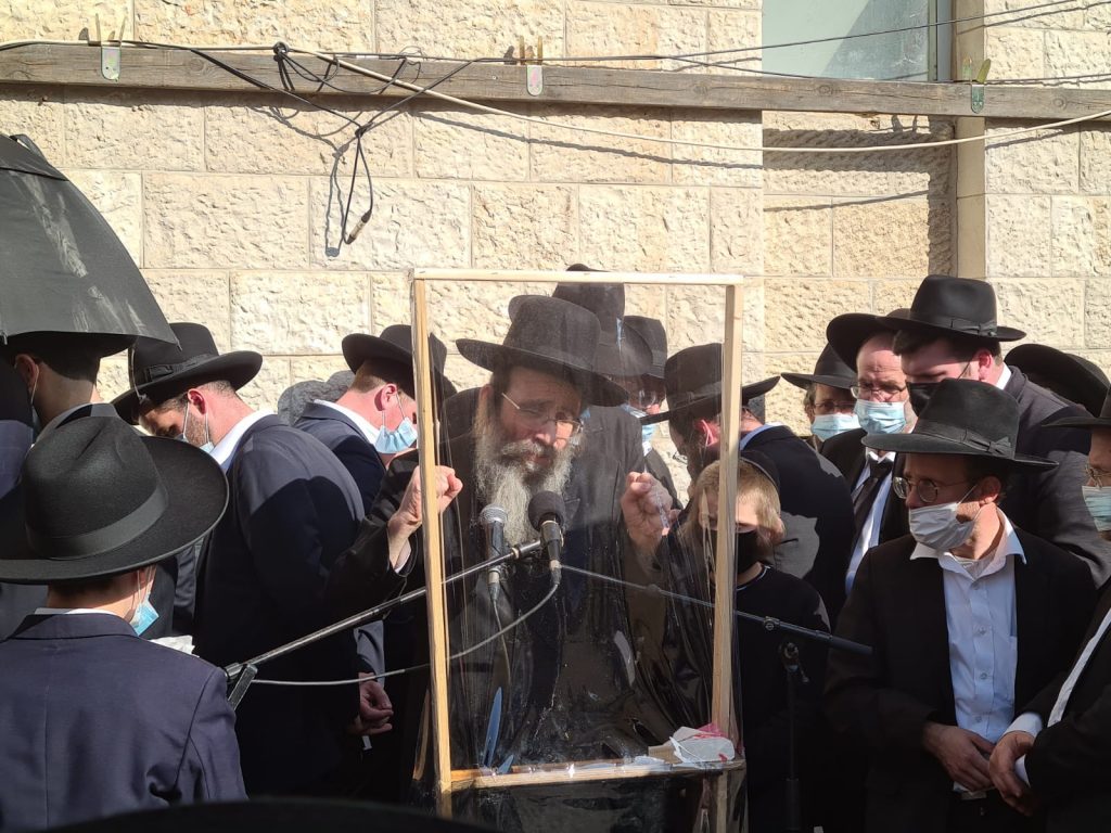 תיעוד: מסע הלווית הגר"א חדש זצ"ל • שידור חי