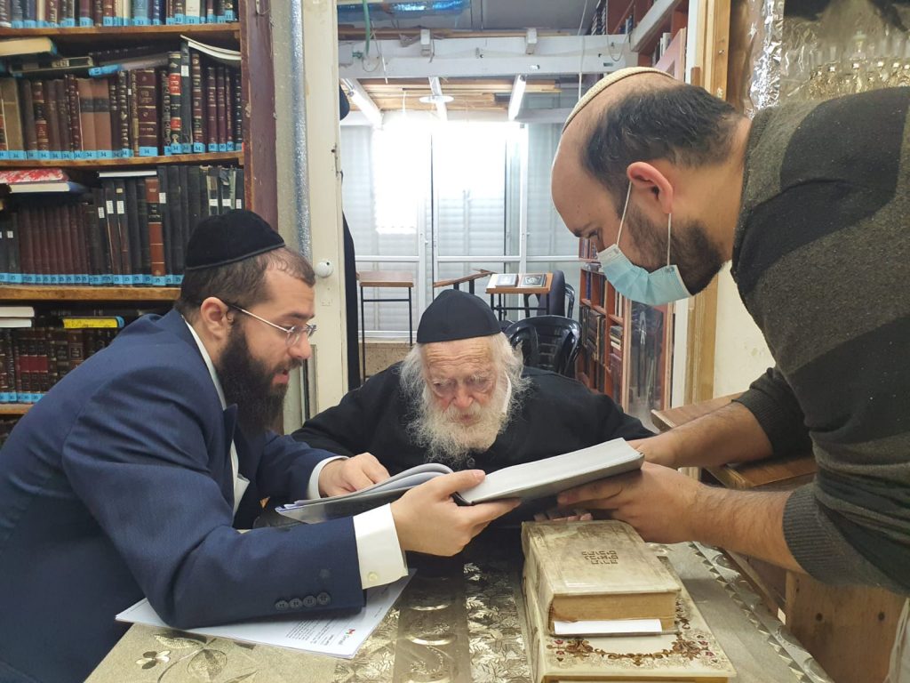 האזינו: מדוע העיתונאי הדתי עלה לבית הגר"ח