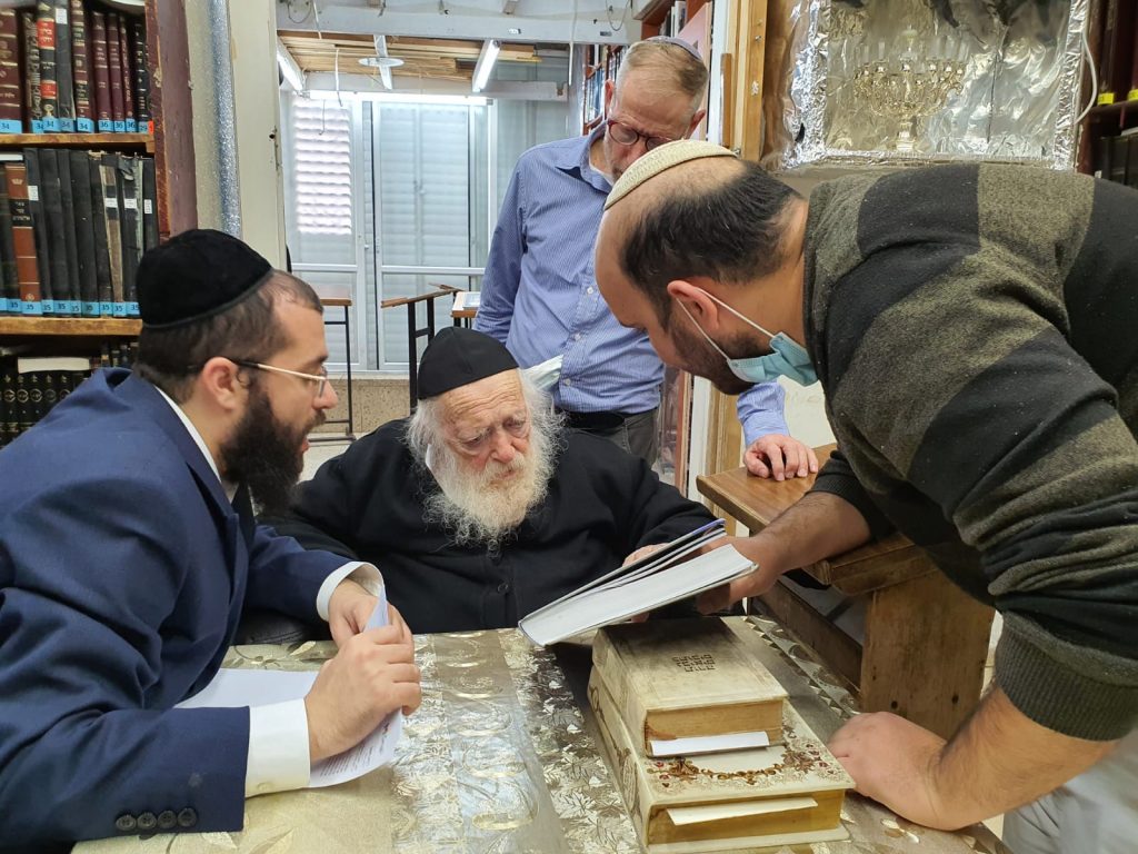 האזינו: מדוע העיתונאי הדתי עלה לבית הגר"ח