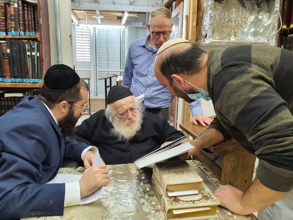 האזינו: מדוע העיתונאי הדתי עלה לבית הגר"ח