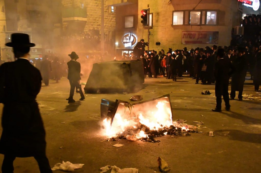 תיעוד: מחאה בבר אילן עד השעות הקטנות של הלילה