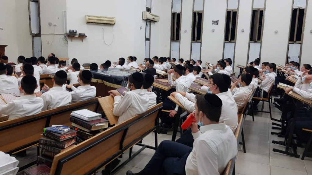 תיעוד: הגר"ג הוניגסברג בעצרות מספד במלאת שלוש שנים לפטירת סבו