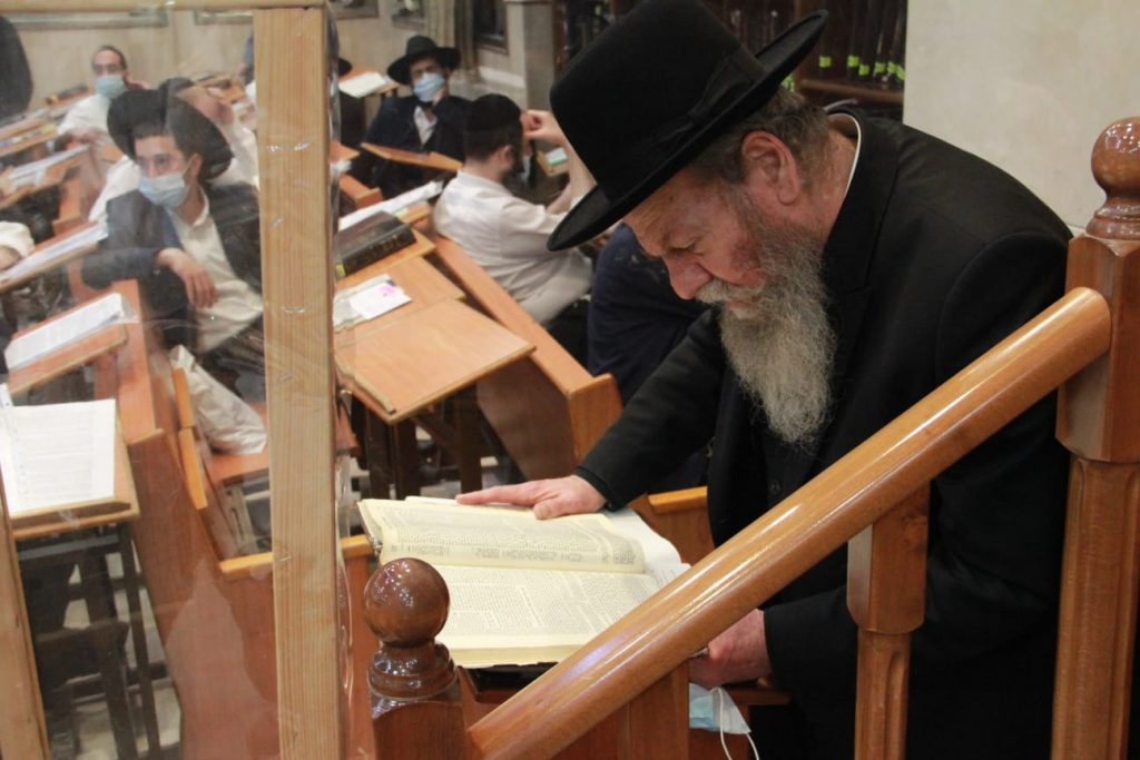 גלריה: הגרמ"ש אדלשטיין סיים את הש"ס לע"נ מרן הגראי"ל