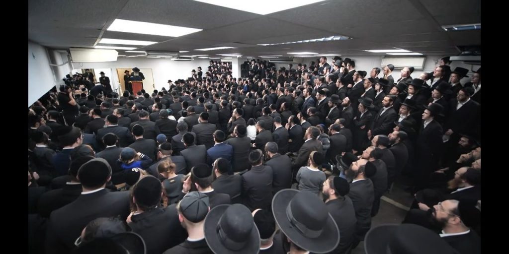 תיעוד: הדלקת נר ראשון אצל הגר"ש אלתר