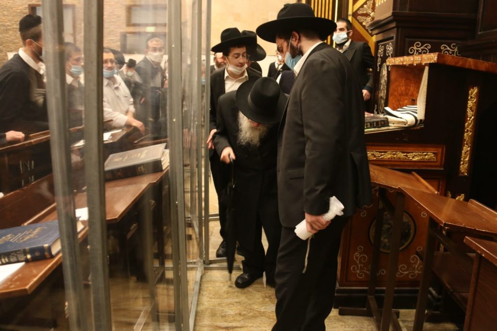 גלריית ענק: הגר"מ גריינמן ב'שיעור חג' במודיעין עילית גלריית ענק: הגר"מ גריינמן ב'שיעור חג' במודיעין עילית