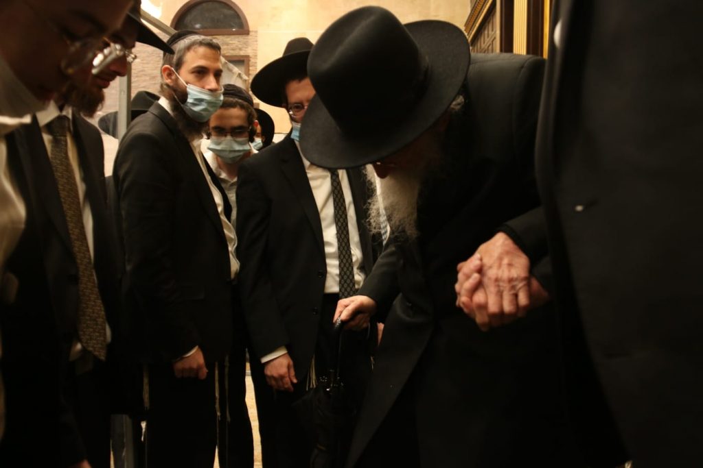 גלריית ענק: הגר"מ גריינמן ב'שיעור חג' במודיעין עילית גלריית ענק: הגר"מ גריינמן ב'שיעור חג' במודיעין עילית