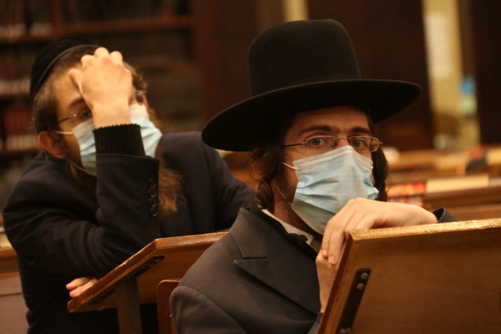 גלריית ענק: הגר"מ גריינמן ב'שיעור חג' במודיעין עילית גלריית ענק: הגר"מ גריינמן ב'שיעור חג' במודיעין עילית