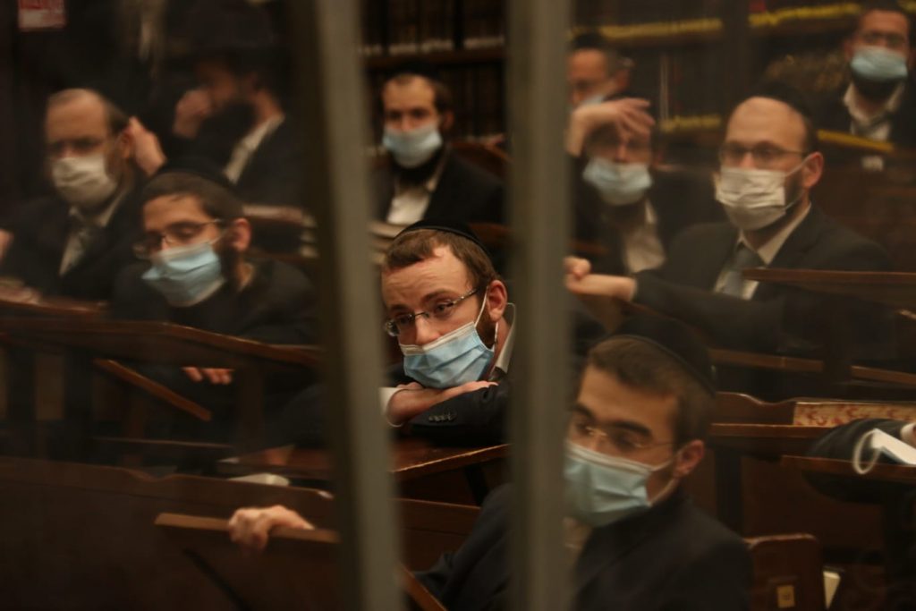 גלריית ענק: הגר"מ גריינמן ב'שיעור חג' במודיעין עילית גלריית ענק: הגר"מ גריינמן ב'שיעור חג' במודיעין עילית