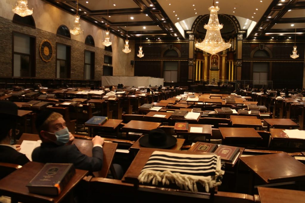 גלריית ענק: הגר"מ גריינמן ב'שיעור חג' במודיעין עילית גלריית ענק: הגר"מ גריינמן ב'שיעור חג' במודיעין עילית