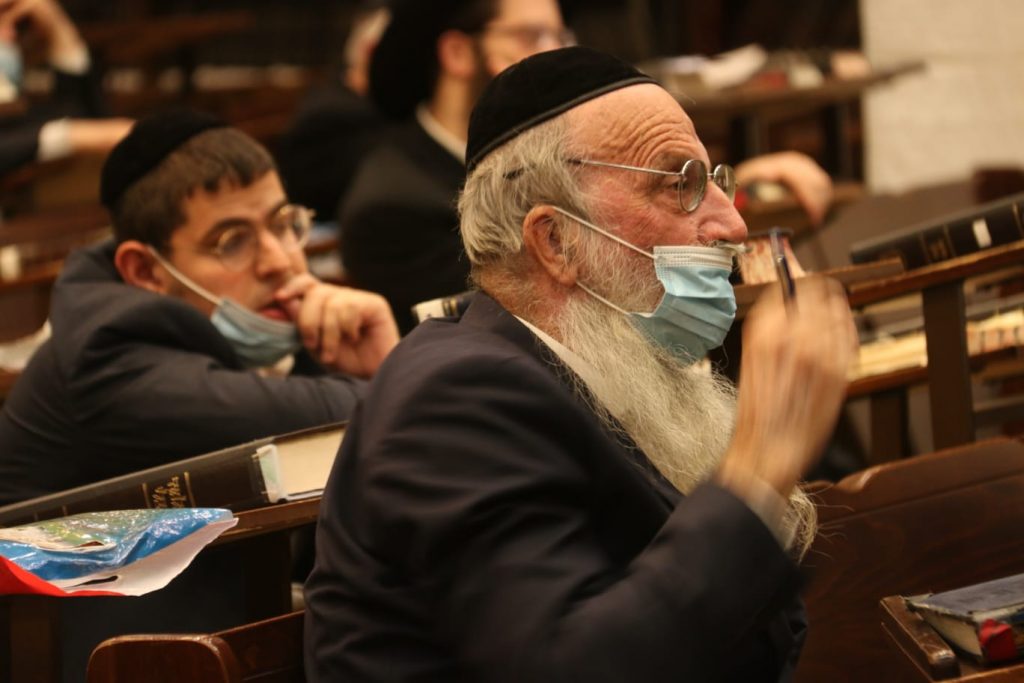 גלריית ענק: הגר"מ גריינמן ב'שיעור חג' במודיעין עילית גלריית ענק: הגר"מ גריינמן ב'שיעור חג' במודיעין עילית