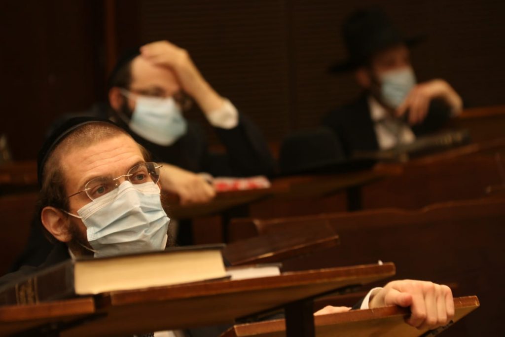 גלריית ענק: הגר"מ גריינמן ב'שיעור חג' במודיעין עילית גלריית ענק: הגר"מ גריינמן ב'שיעור חג' במודיעין עילית