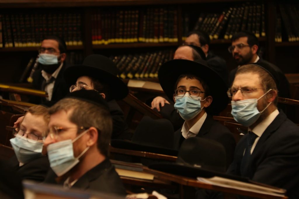 גלריית ענק: הגר"מ גריינמן ב'שיעור חג' במודיעין עילית גלריית ענק: הגר"מ גריינמן ב'שיעור חג' במודיעין עילית