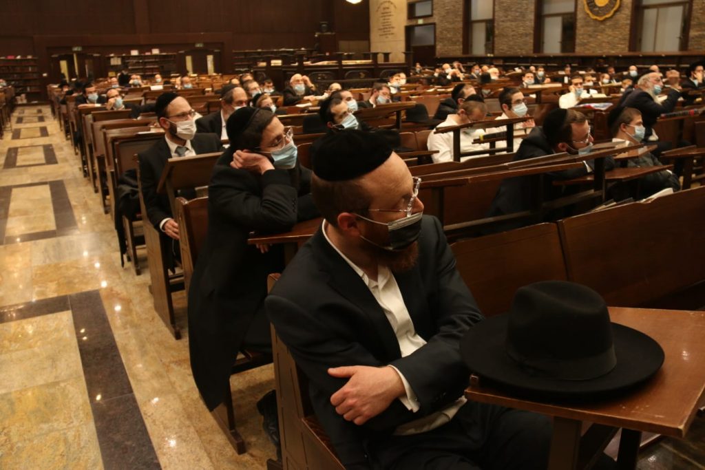 גלריית ענק: הגר"מ גריינמן ב'שיעור חג' במודיעין עילית גלריית ענק: הגר"מ גריינמן ב'שיעור חג' במודיעין עילית