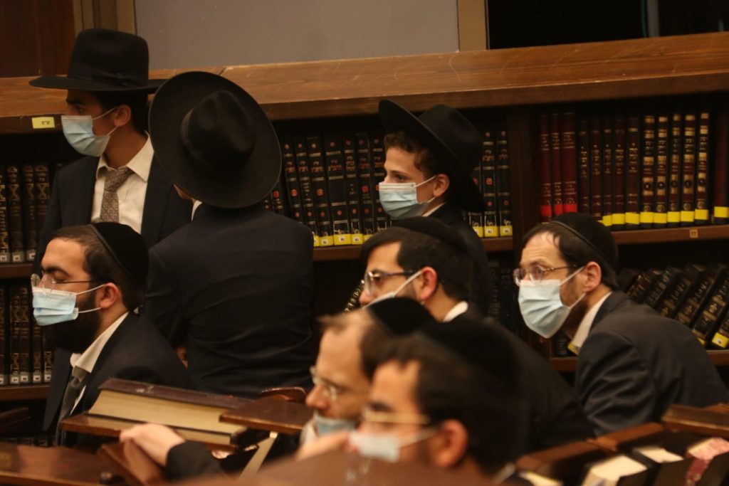 גלריית ענק: הגר"מ גריינמן ב'שיעור חג' במודיעין עילית גלריית ענק: הגר"מ גריינמן ב'שיעור חג' במודיעין עילית