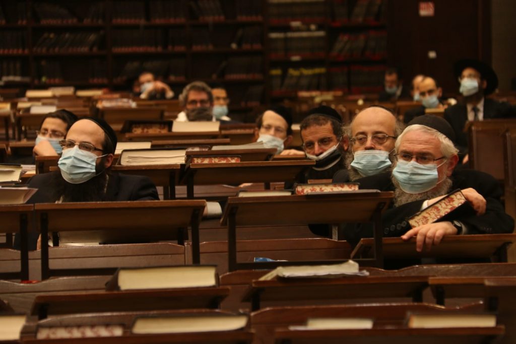 גלריית ענק: הגר"מ גריינמן ב'שיעור חג' במודיעין עילית גלריית ענק: הגר"מ גריינמן ב'שיעור חג' במודיעין עילית