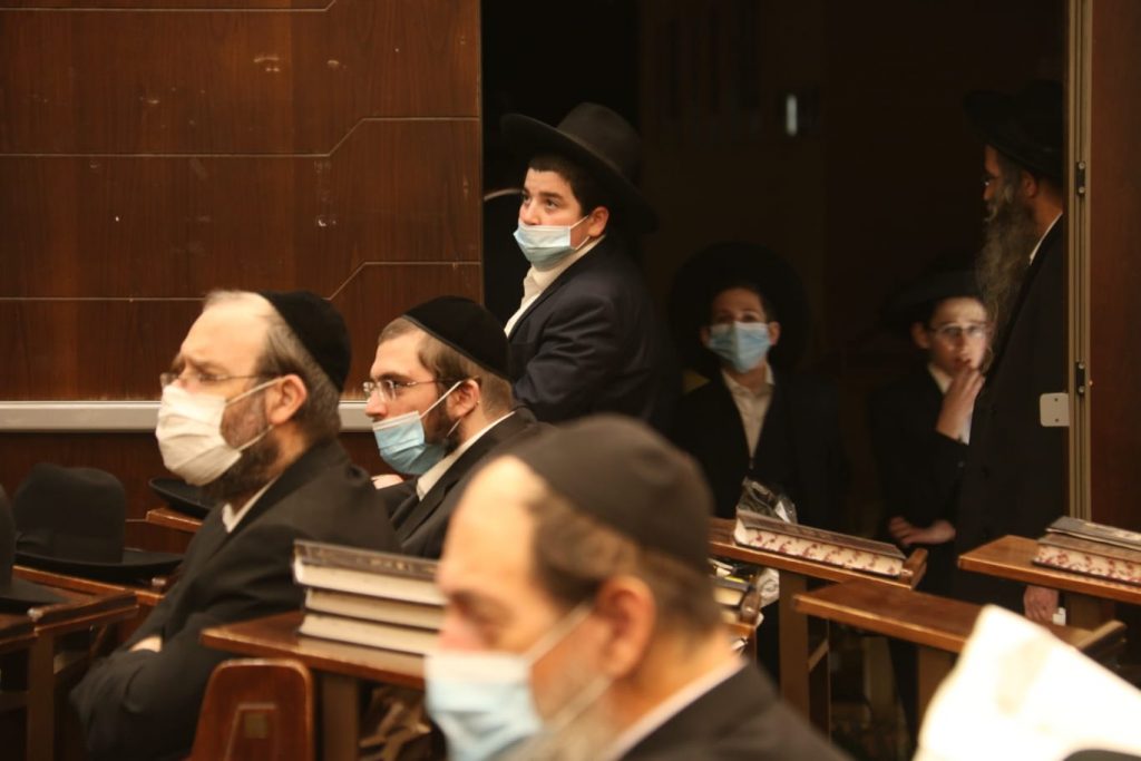 גלריית ענק: הגר"מ גריינמן ב'שיעור חג' במודיעין עילית גלריית ענק: הגר"מ גריינמן ב'שיעור חג' במודיעין עילית