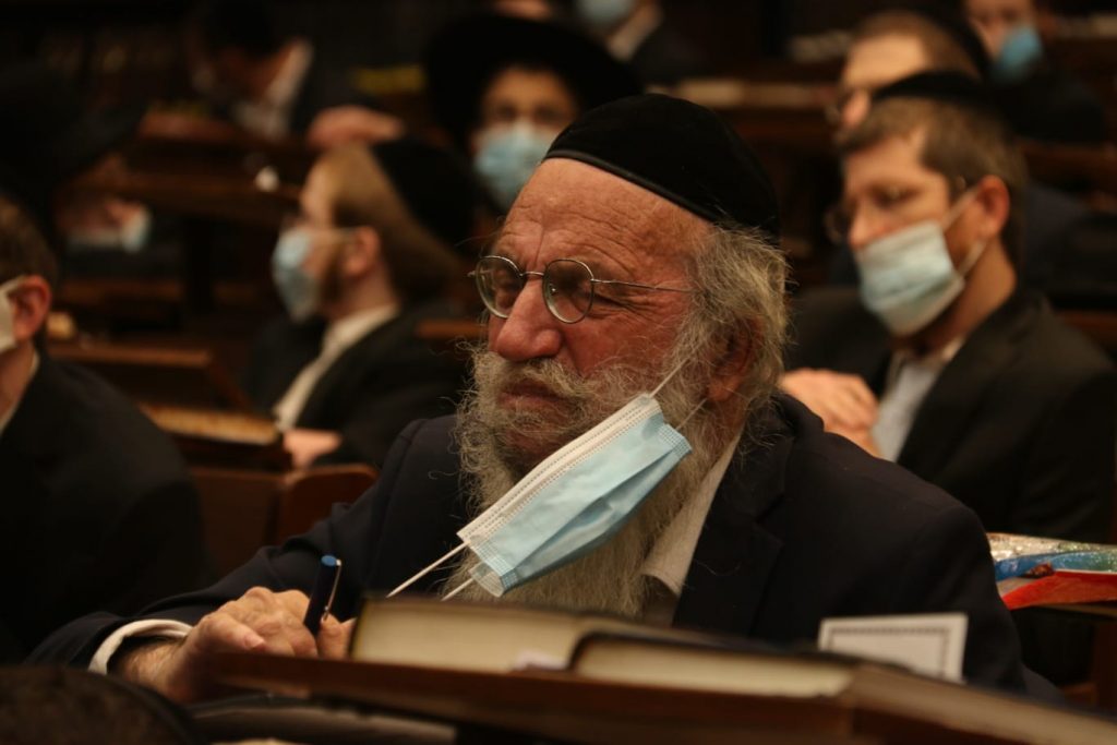 גלריית ענק: הגר"מ גריינמן ב'שיעור חג' במודיעין עילית גלריית ענק: הגר"מ גריינמן ב'שיעור חג' במודיעין עילית