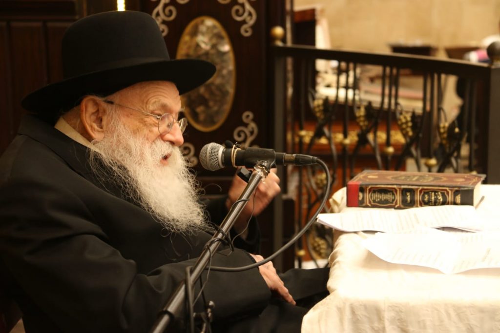 גלריית ענק: הגר"מ גריינמן ב'שיעור חג' במודיעין עילית גלריית ענק: הגר"מ גריינמן ב'שיעור חג' במודיעין עילית