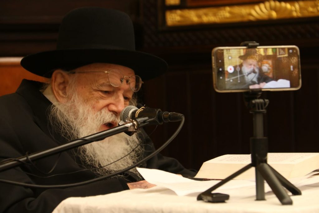 גלריית ענק: הגר"מ גריינמן ב'שיעור חג' במודיעין עילית גלריית ענק: הגר"מ גריינמן ב'שיעור חג' במודיעין עילית