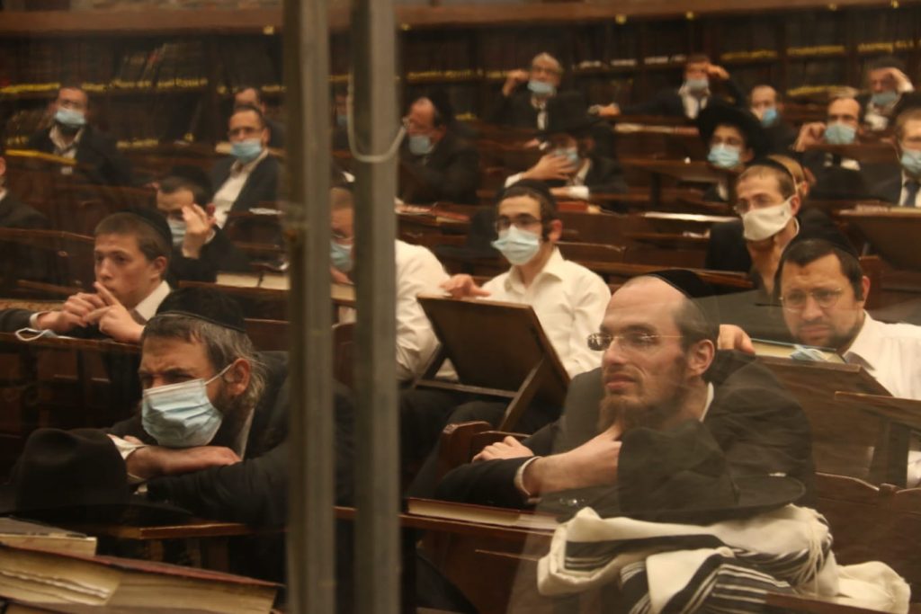 גלריית ענק: הגר"מ גריינמן ב'שיעור חג' במודיעין עילית גלריית ענק: הגר"מ גריינמן ב'שיעור חג' במודיעין עילית