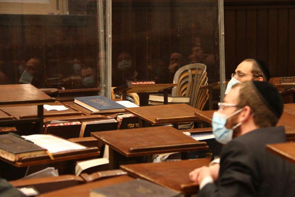 גלריית ענק: הגר"מ גריינמן ב'שיעור חג' במודיעין עילית גלריית ענק: הגר"מ גריינמן ב'שיעור חג' במודיעין עילית