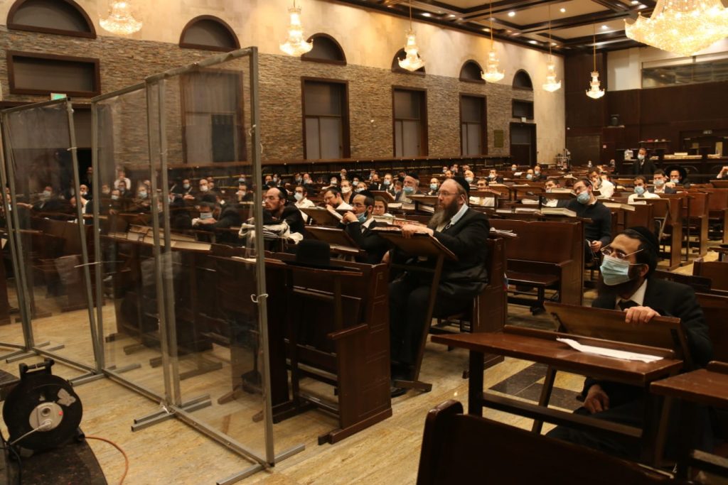 גלריית ענק: הגר"מ גריינמן ב'שיעור חג' במודיעין עילית גלריית ענק: הגר"מ גריינמן ב'שיעור חג' במודיעין עילית