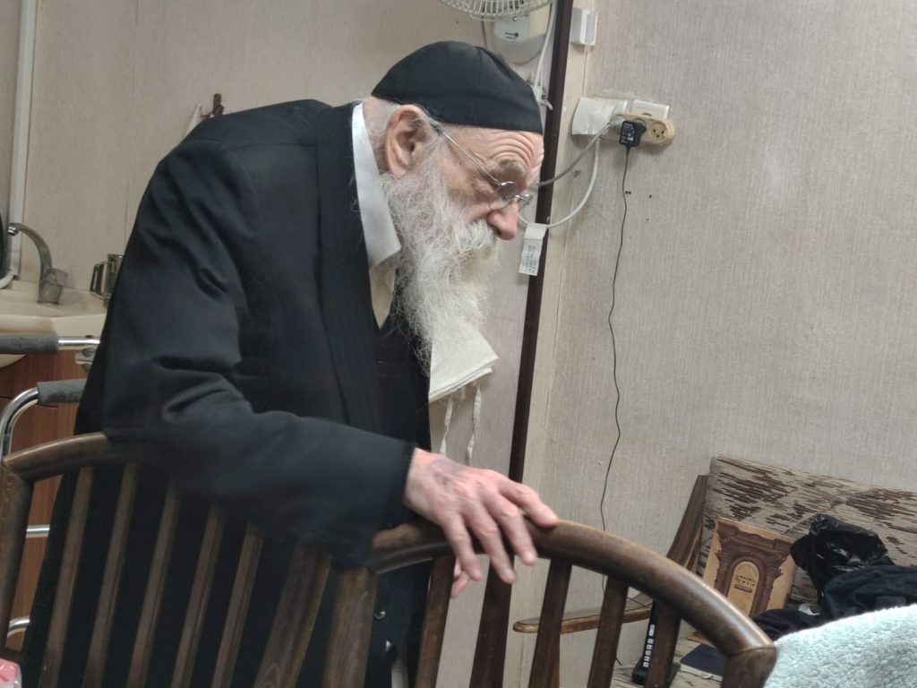 גלריית ענק: הגר"מ גריינמן ב'שיעור חג' במודיעין עילית גלריית ענק: הגר"מ גריינמן ב'שיעור חג' במודיעין עילית