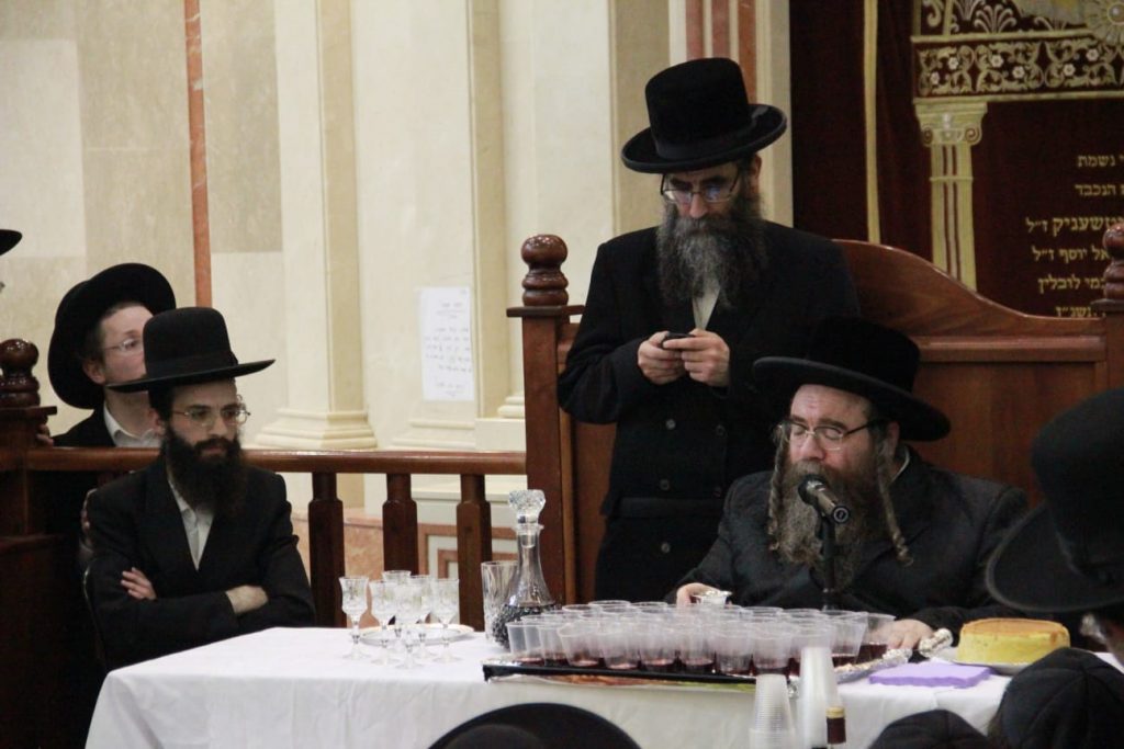 גלריה: האדמו"ר מווערצקי במסירת שיעור בישיבת גור