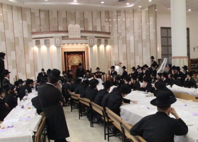 גלריה: האדמו"ר מווערצקי במסירת שיעור בישיבת גור