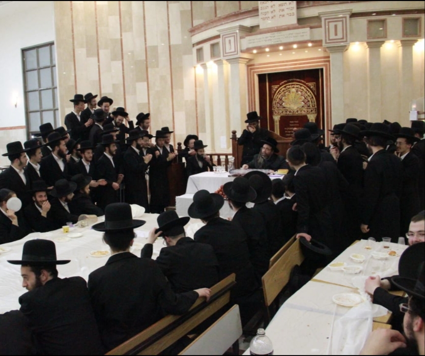 גלריה: האדמו"ר מווערצקי במסירת שיעור בישיבת גור